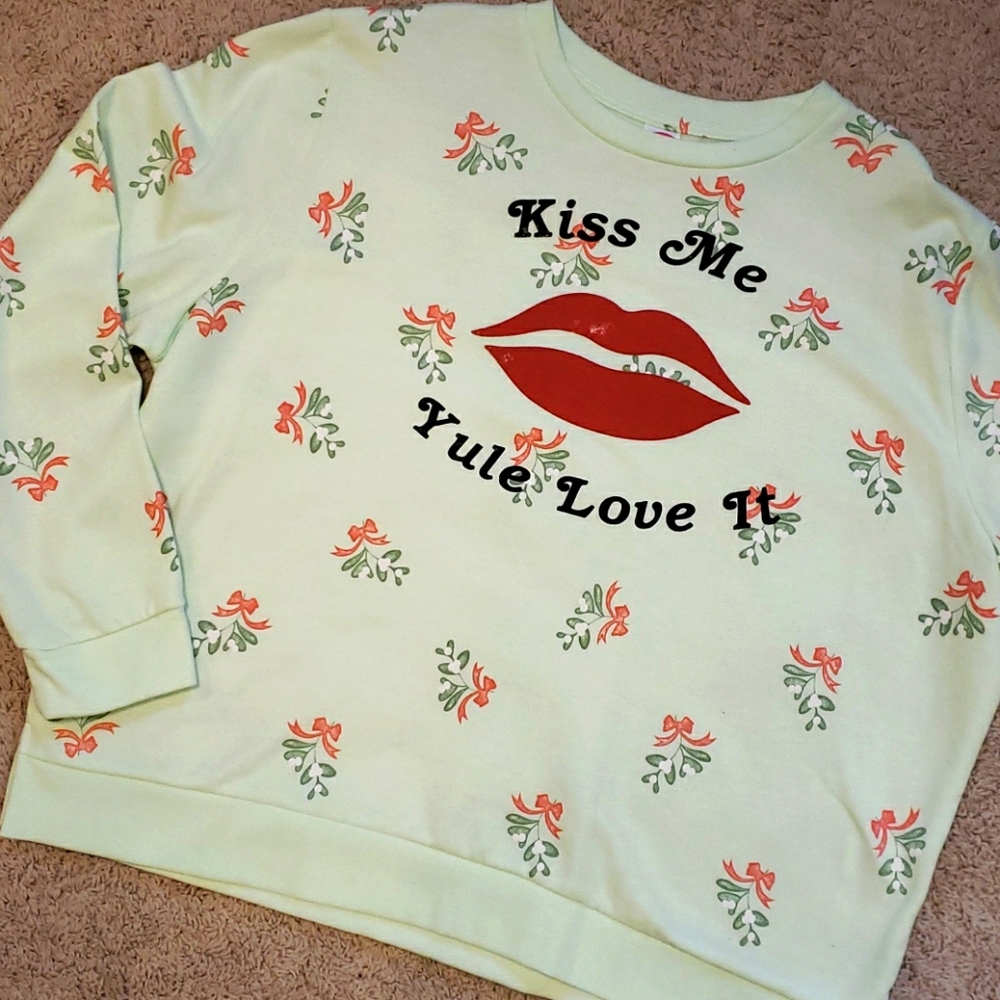 🌴🎀🌵Mistletoe Sweatshirt